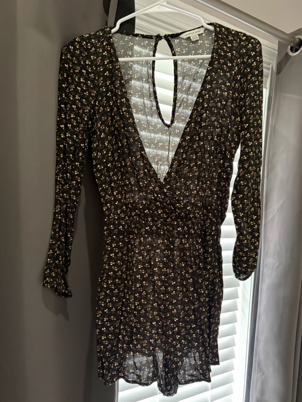 Women’s Floral Black V-Neck Long Sleeve Romper